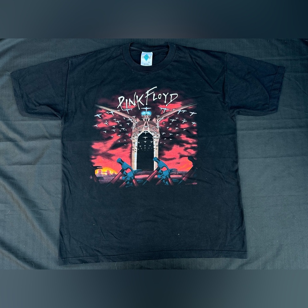 Vintage 1997 Pink Floyd The Wall T-Shirt